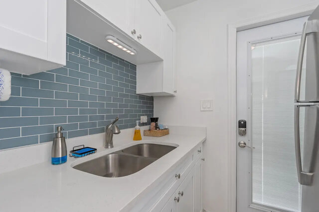 Image 23 for Teal Tide