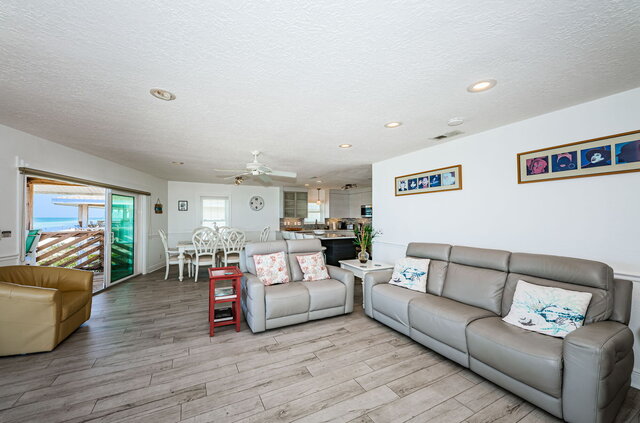 Image 6 for Beachfront Cypress & Sun Gulf Suite