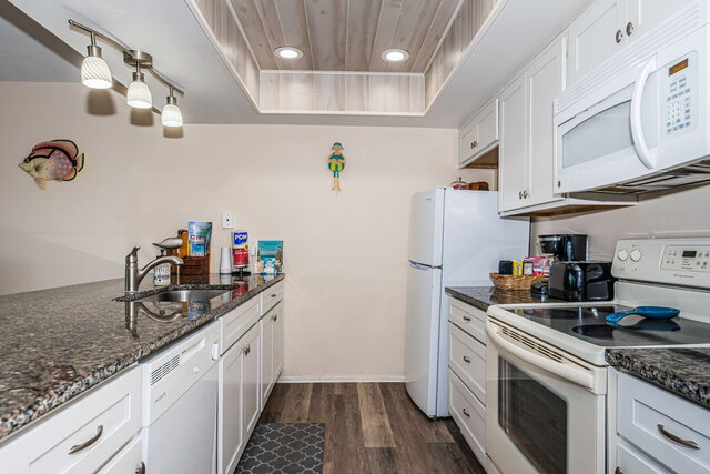 Image 17 for Intercoastal Beach Suite