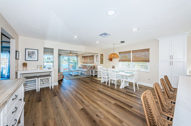 Image 12 for Relax and Unwind at Beautiful Bahia Palms