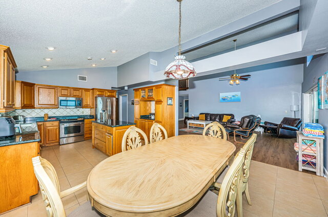 Image 11 for Tropical Island Beach House with pool