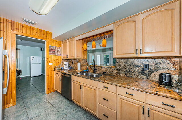 Image 10 for Largo Beach Home with pool