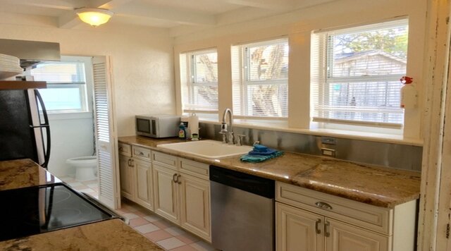 Image 16 for Pelican Beach Cottage