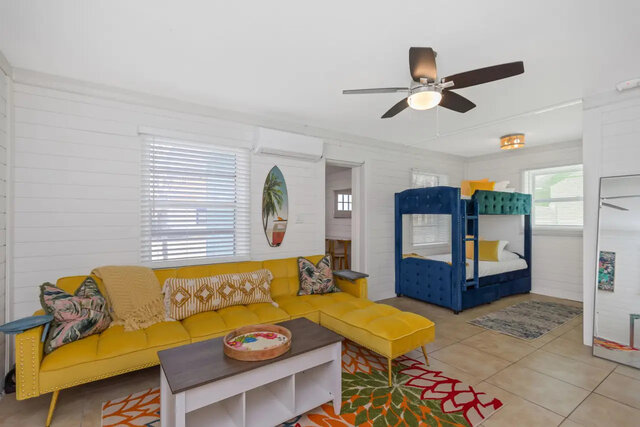 Image 7 for Teal Tide