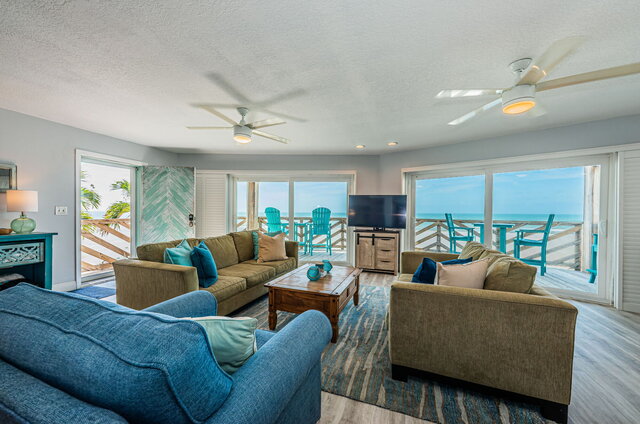 Image 12 for Peaceful beachfront stay 30 ft deck sweeping view