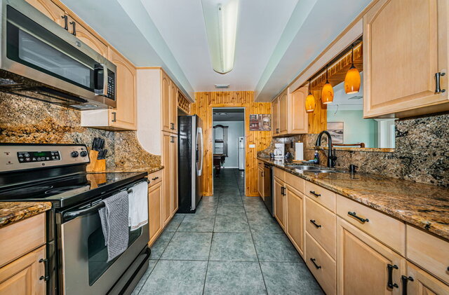 Image 9 for Largo Beach Home with pool