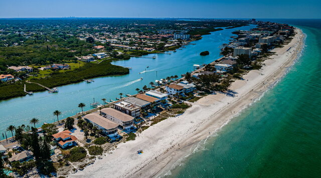 Image 10 for Joyce's Beachfront Penthouse