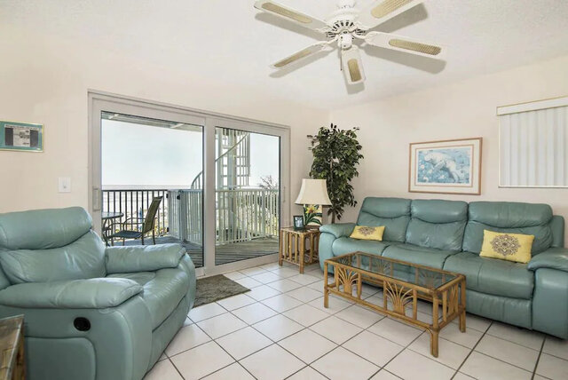 Image 9 for Joyce's Beachfront Suite 3