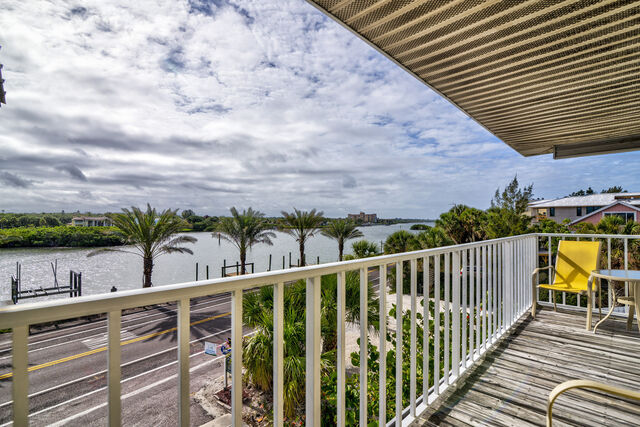 Image 11 for Joyce's Beachfront Penthouse