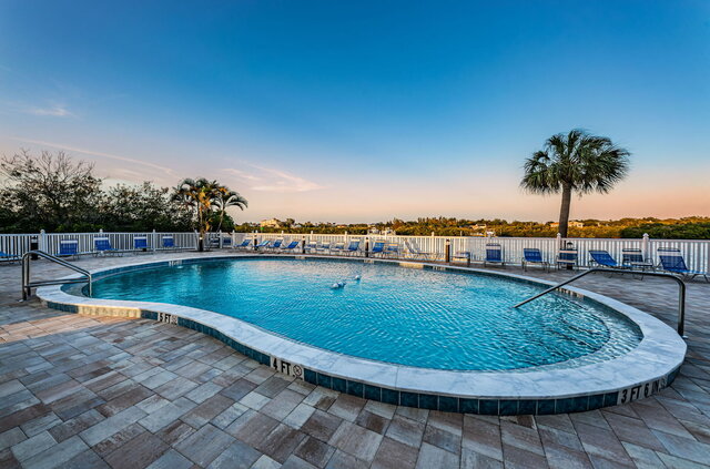 Image 5 for Beach Yacht Club waterfront Suite