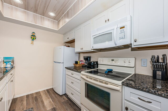 Image 18 for Intercoastal Beach Suite