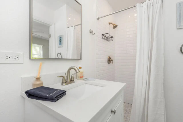 Image 18 for Teal Tide