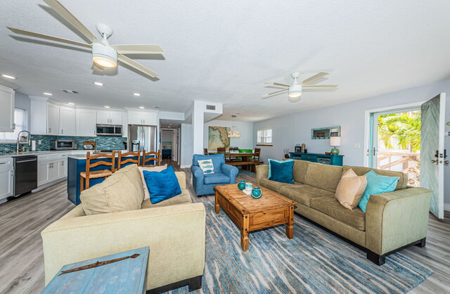 Image 13 for Peaceful beachfront stay 30 ft deck sweeping view