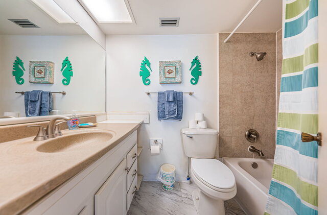 Image 24 for Beach Yacht Club waterfront Suite