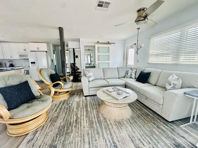 Image 7 for Beachfront Bungalow