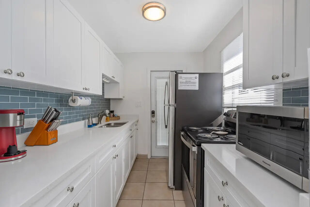 Image 19 for Teal Tide