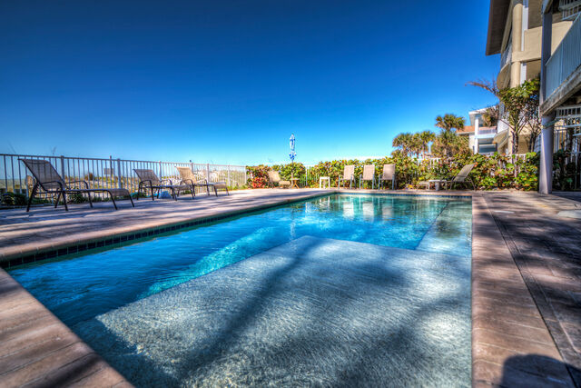 Image 19 for Joyce's Beachfront Penthouse