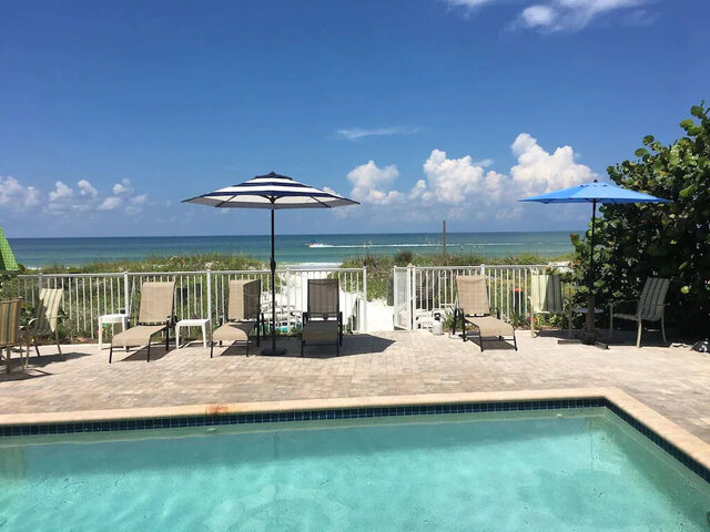 Image 11 for Joyce's Beachfront Suite 3