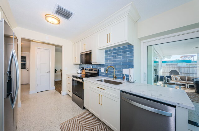 Image 14 for An Intra Coastal waterfront Home with pool