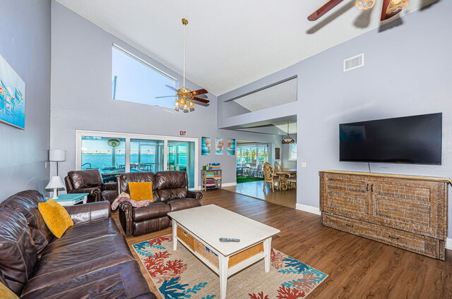 Image 9 for Tropical Island Beach House with pool
