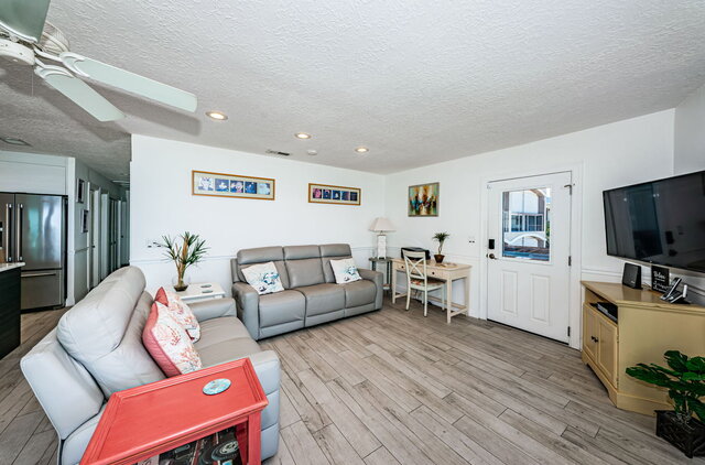 Image 21 for Beachfront Cypress & Sun Gulf Suite