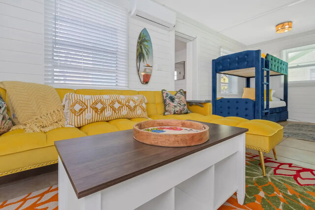 Image 10 for Teal Tide