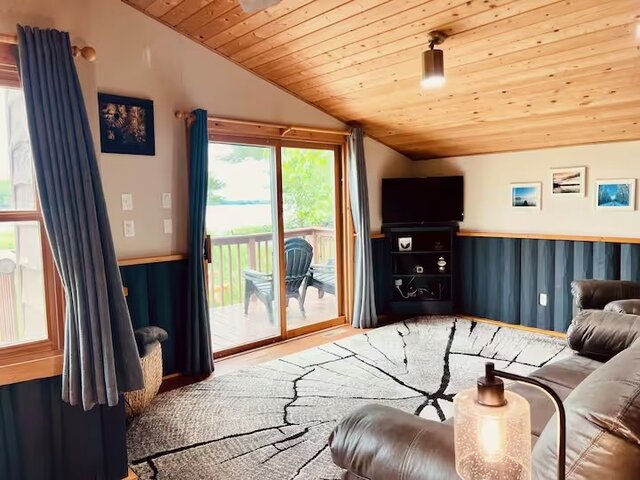 Image 5 for "Deer Stop" Year Round Rental