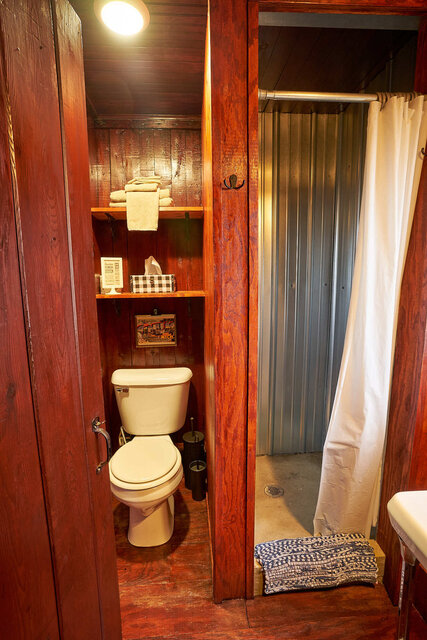 Image 15 for 08) The Hemingway