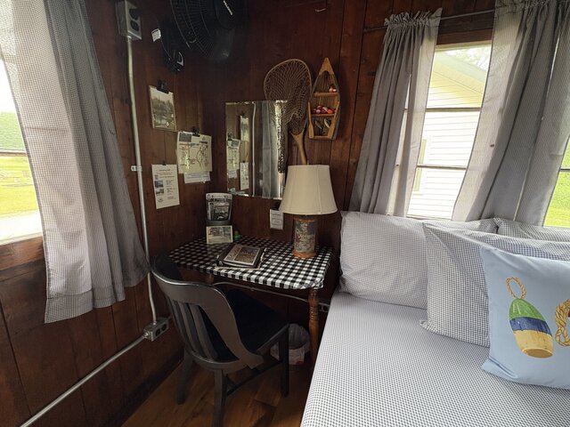 Image 6 for 04) Gone Fishin