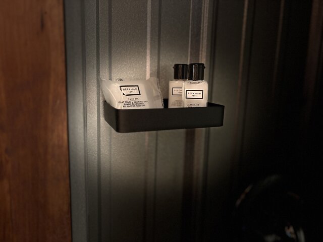 Image 13 for 03) The Middle Mitten