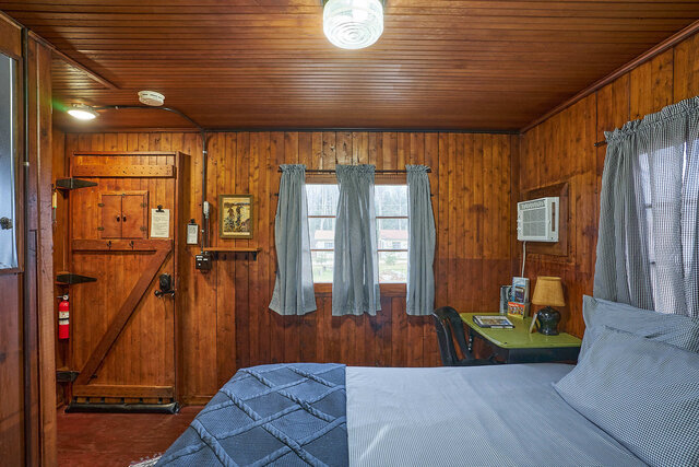 Image 7 for 06) The Greenwing Getaway