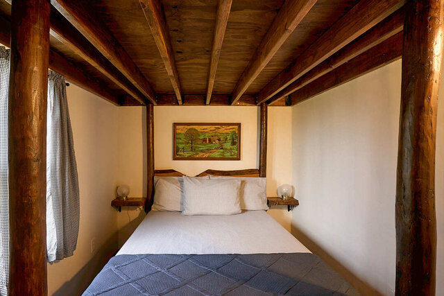 Image 8 for 01) The Loft