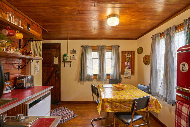 Image 5 for 01) The Loft