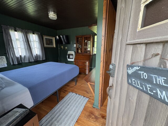 Image 2 for 05) The Ellie Mae