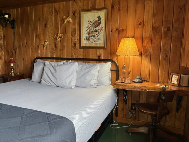 Image 21 for 11) The Cadillac