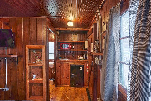 Image 8 for 04) Gone Fishin