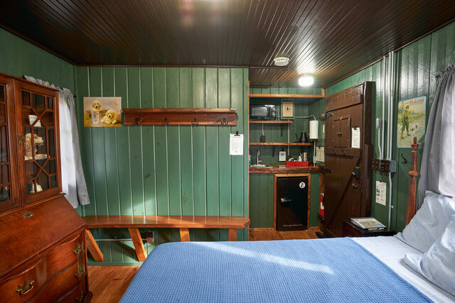 Image 3 for 05) The Ellie Mae