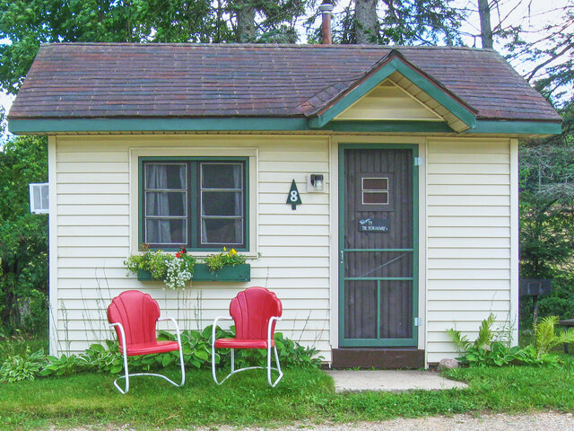 Image 2 for 08) The Hemingway