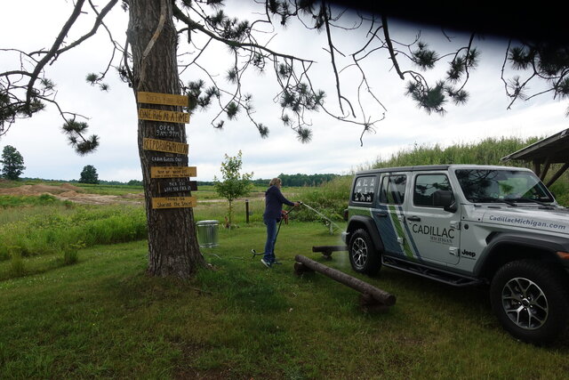 Image 16 for 03) The Middle Mitten