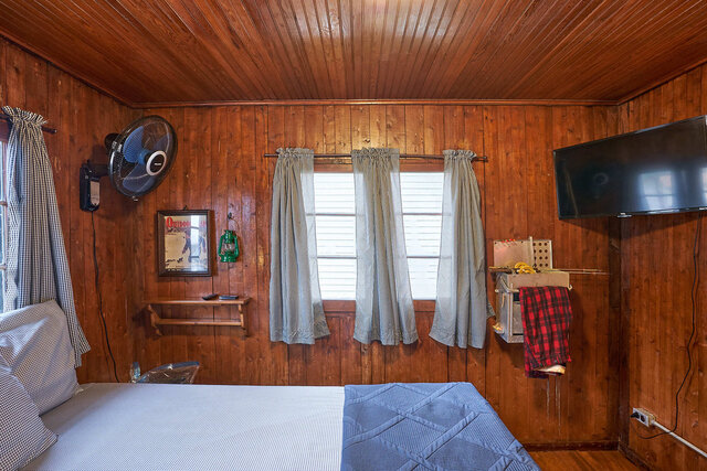 Image 5 for 09) Flag's up