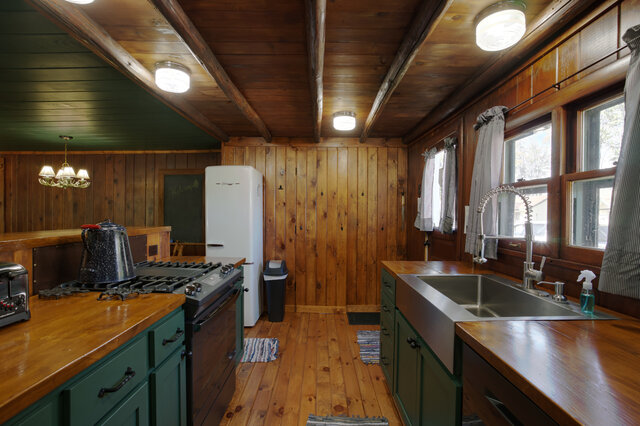 Image 8 for 11) The Cadillac