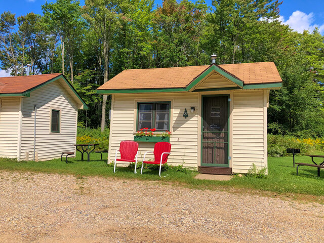 Image 17 for 03) The Middle Mitten