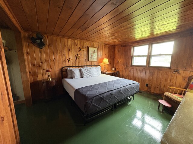 Image 19 for 11) The Cadillac