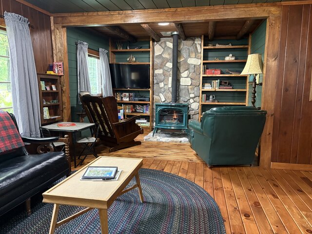 Image 9 for 11) The Cadillac