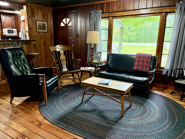 Image 10 for 11) The Cadillac