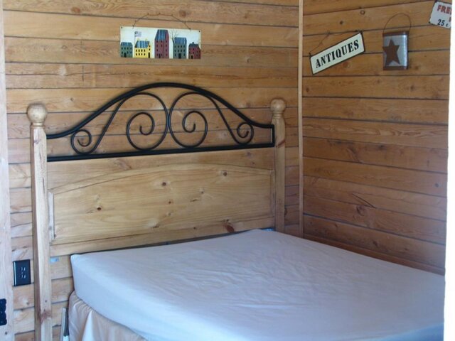 Image 10 for Deluxe Cabin-1