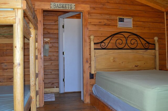 Image 5 for Deluxe Cabin-2