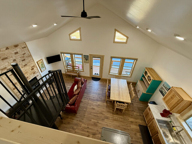 Image 9 for Cab 01 River Cabin 1 (2 Bdrm, 1 loft)