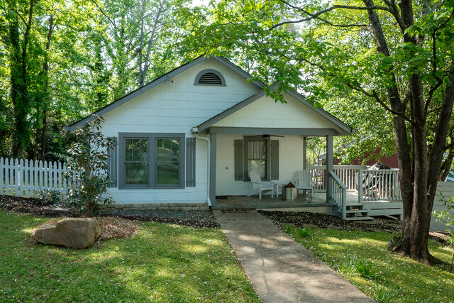 Image 1 for Chestnut Cottage--5 min walk to Dahlonega Square