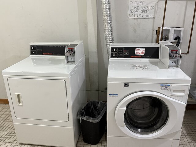 Image 4 for Standard Room, Queen Bed Smoke Free